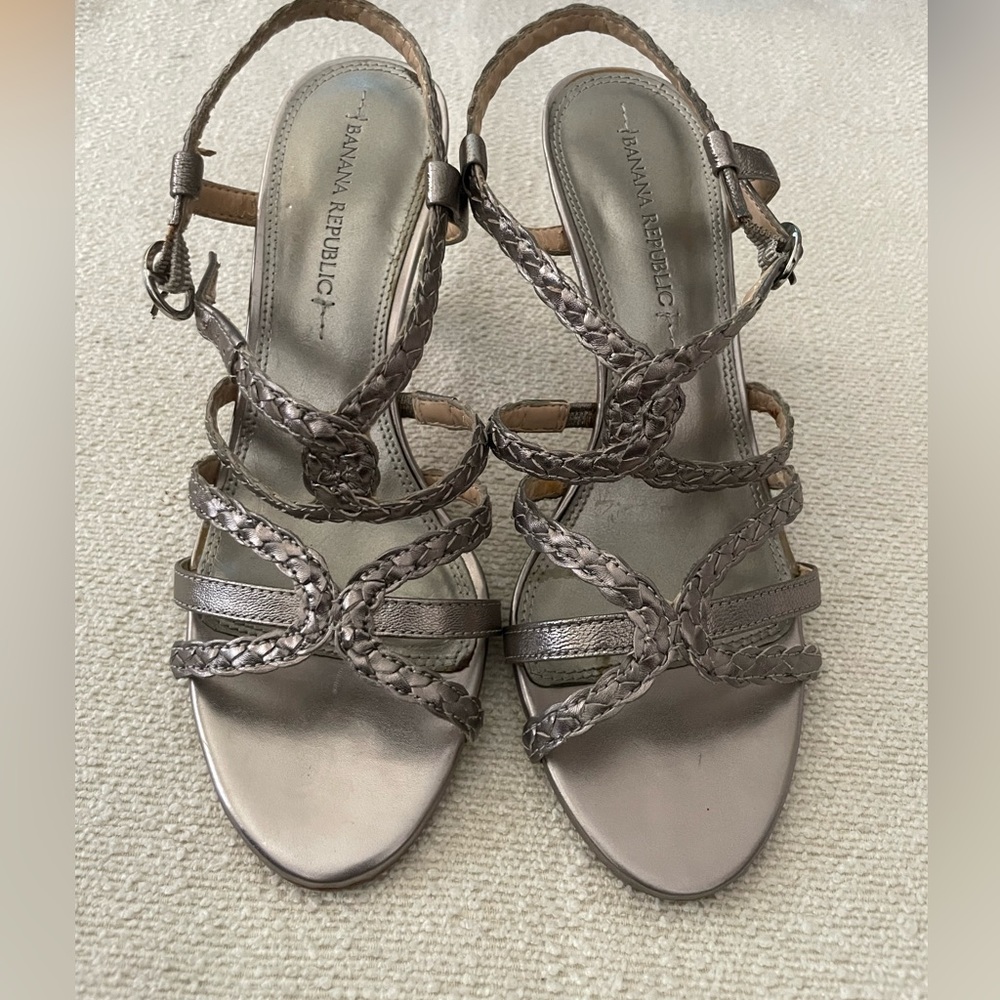 7W Banana Republic Melana Heel (Warm Anthracite)